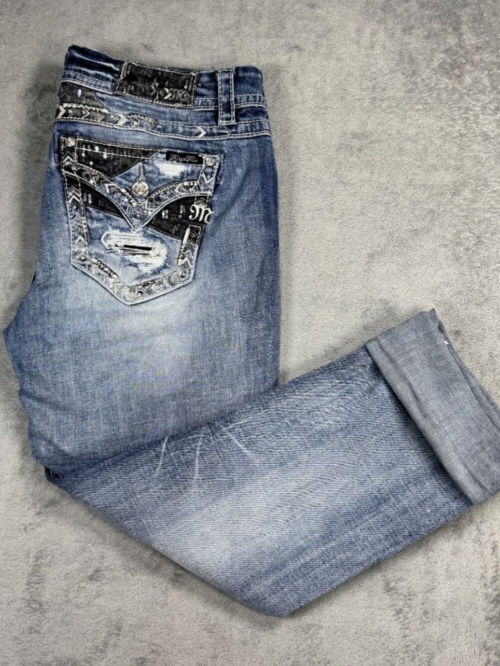 MISS ME Jeans Mid Rise Easy Crop Distressed Sequins Denim Womens 32 Light Wash